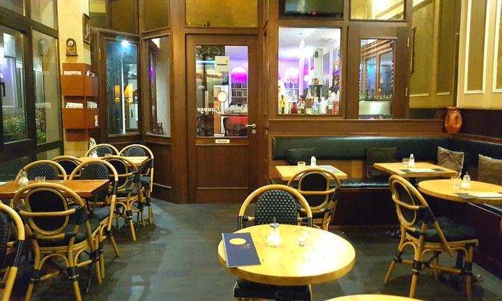 Cafe Bistro Petit Paris